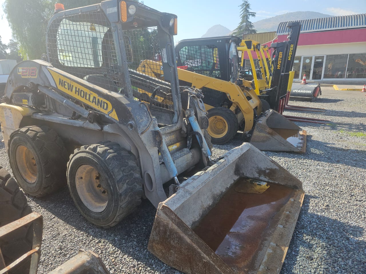 NEW HOLLAND L218 2016