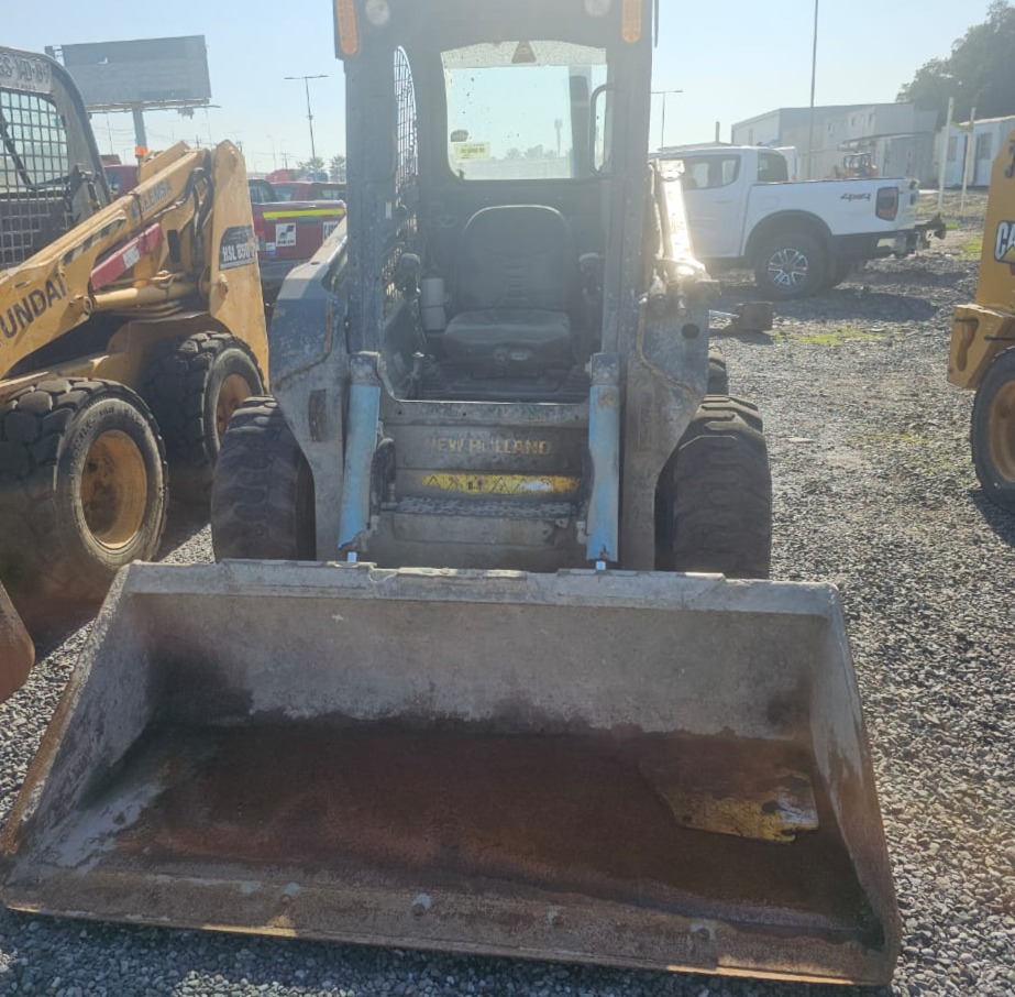 NEW HOLLAND L218 2016