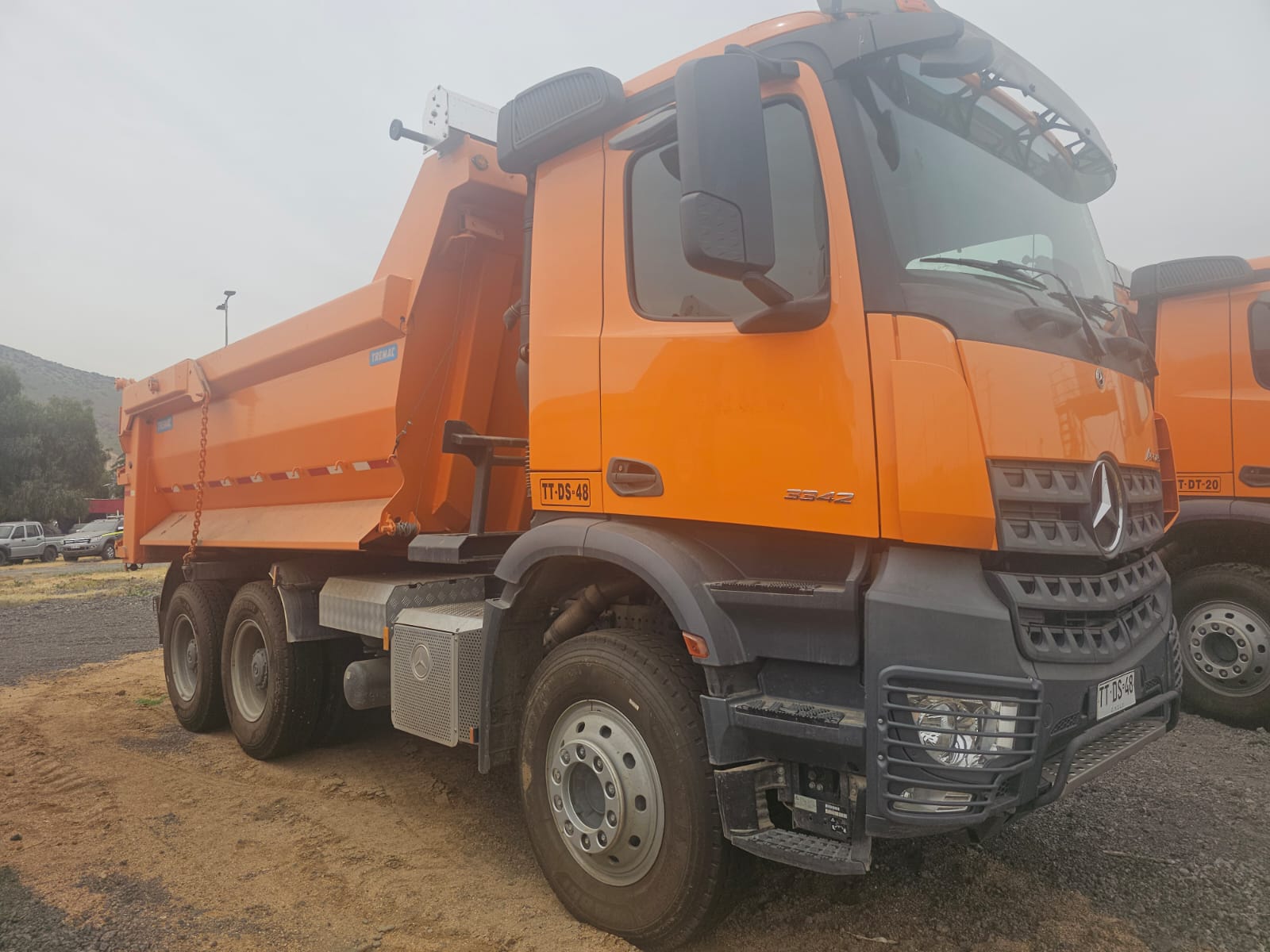 MERCEDES BENZ AROCS 3342 2025