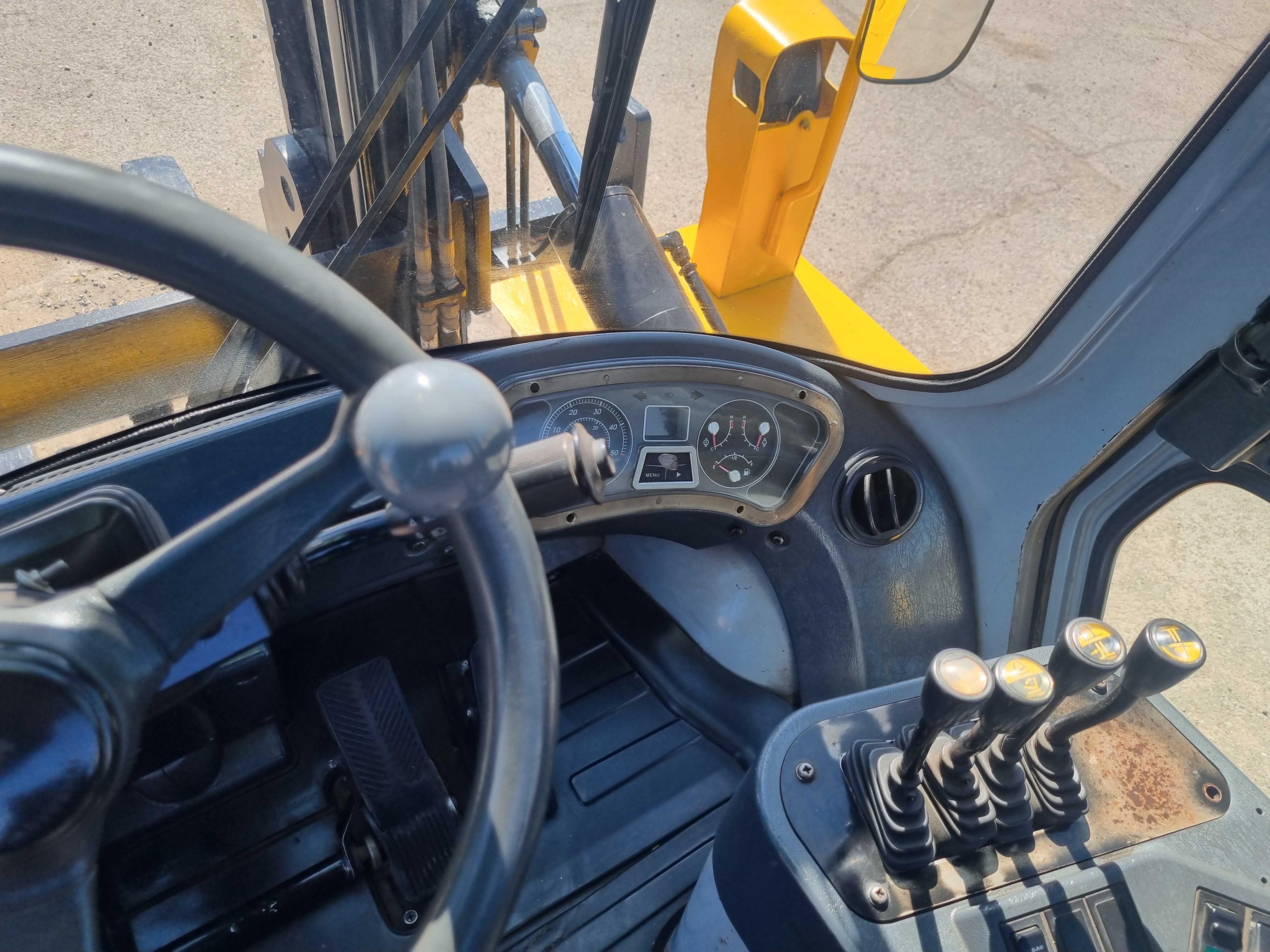 HYUNDAI 110D-7E 2012