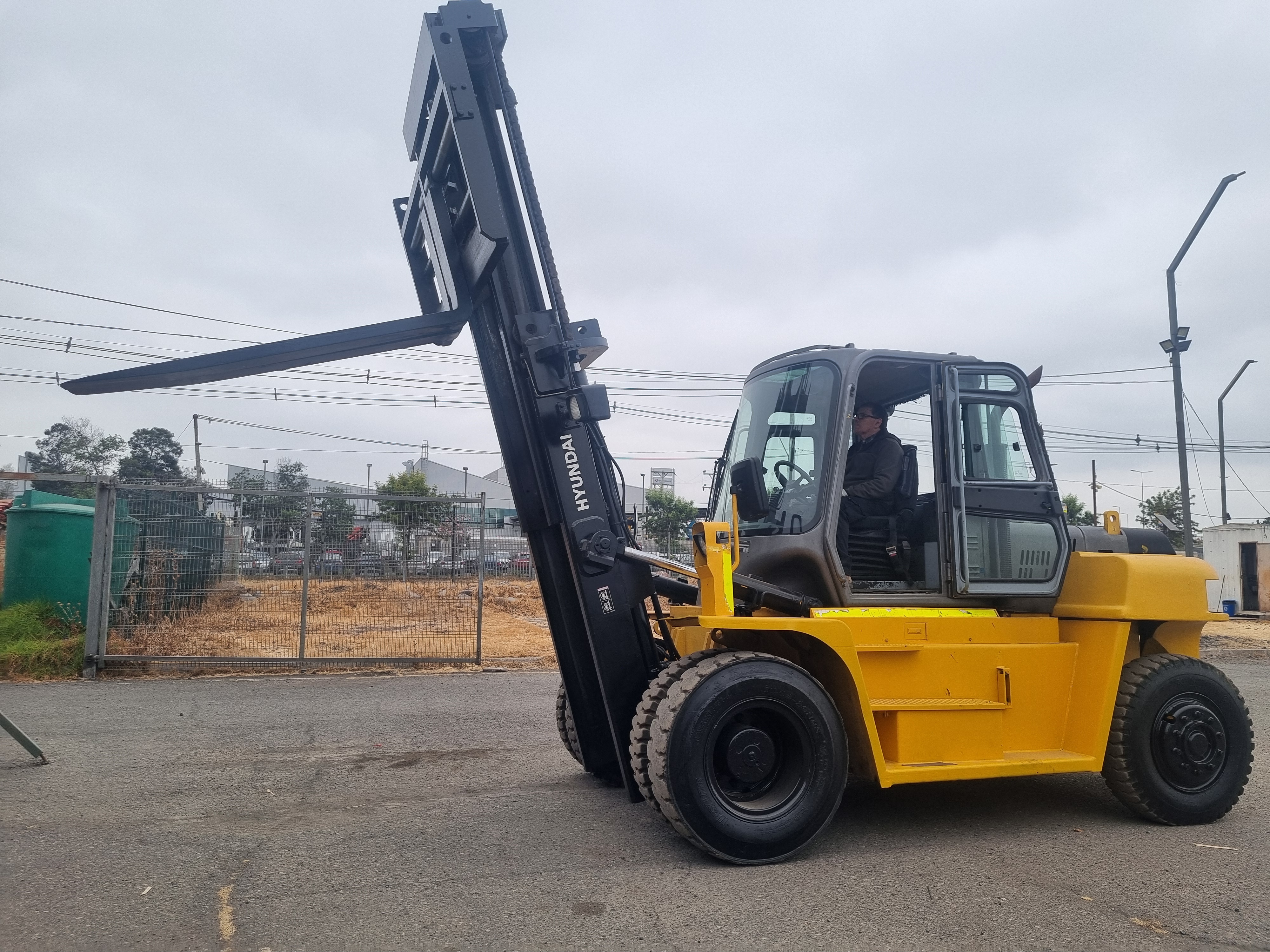 HYUNDAI 110D-7E 2012