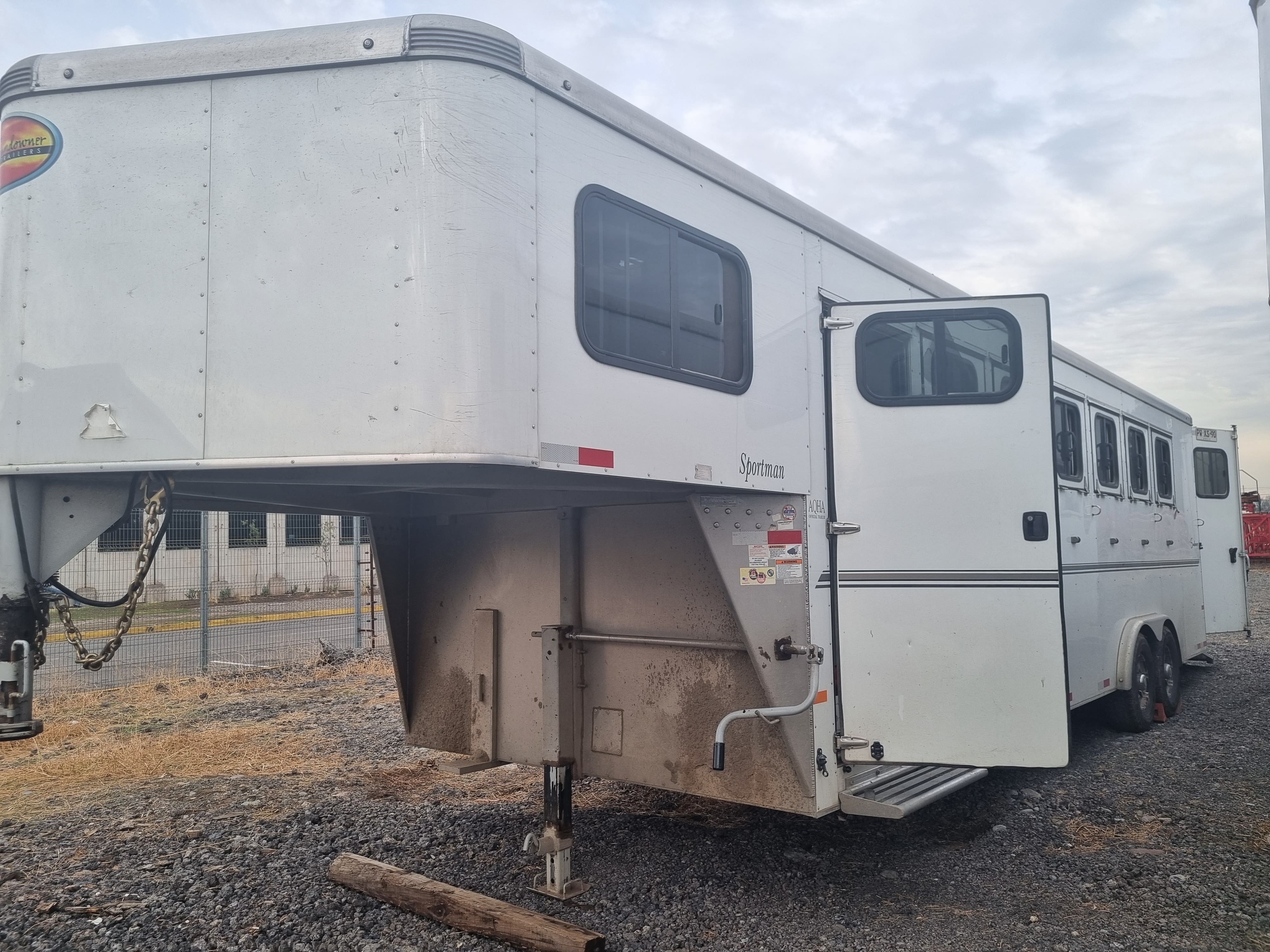 CABALLERIZA SUNDOWNERS TRAILERS SPORTMAN 6H GN 2022